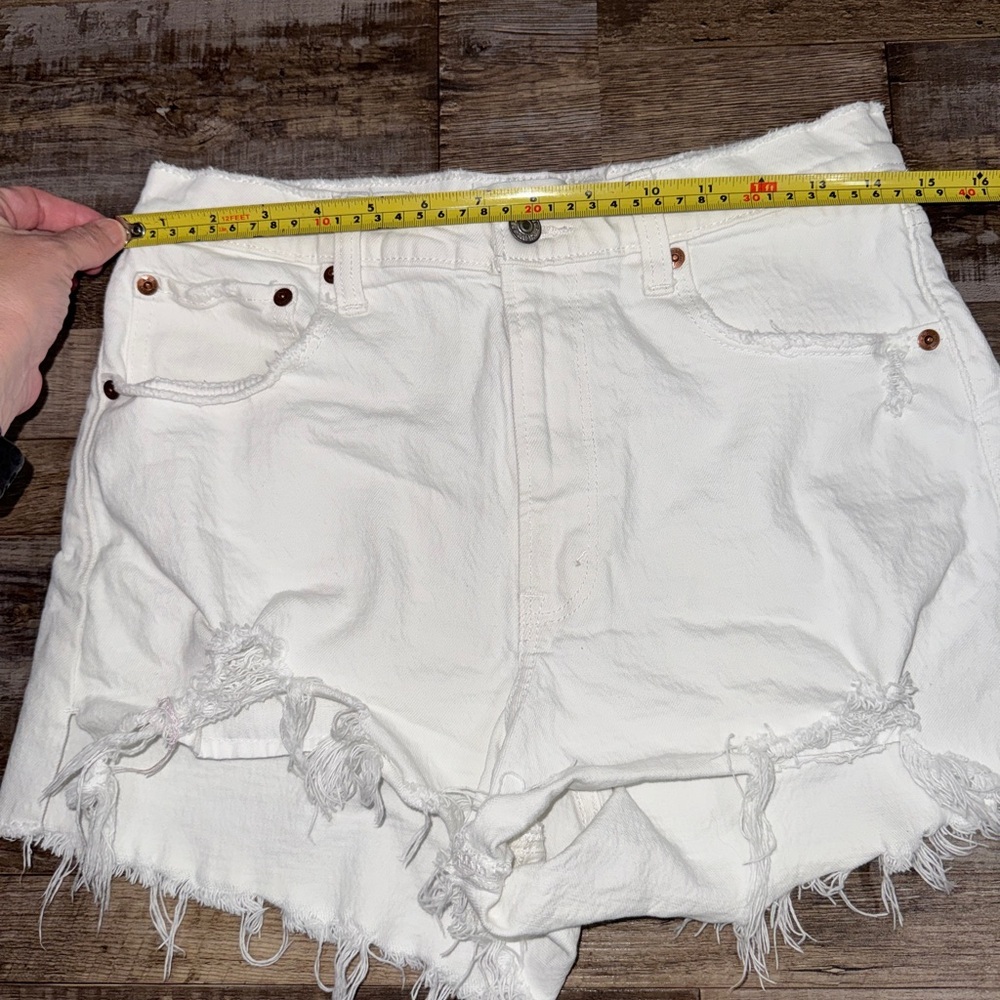 Abercrombie & Fitch High Rise White Distressed Cutoff Denim Shorts Women size 4 - Picture 5 of 7